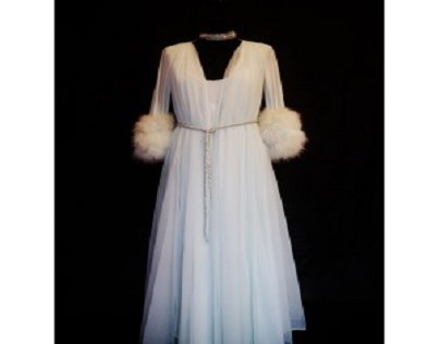1940s Powder Blue Piegnoir Set: Le Vieux London